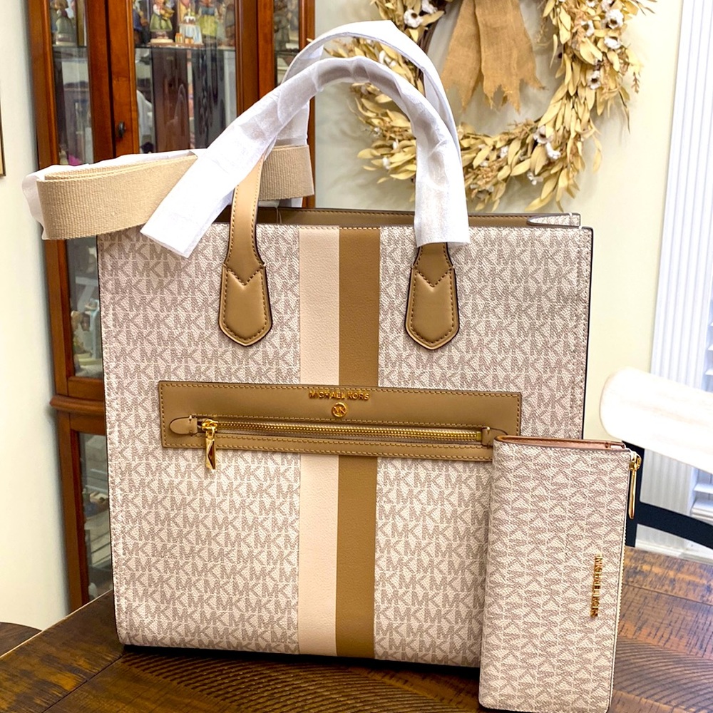 XL Michael Kors Tote with matching Wallet NWT